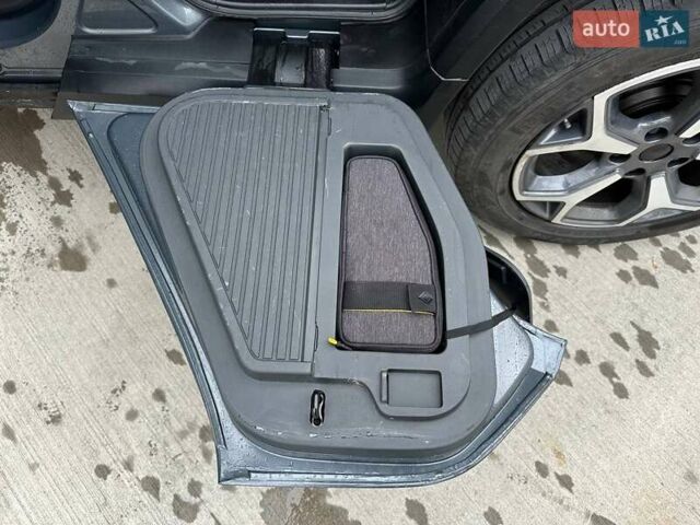 Сірий Rivian R1T, об'ємом двигуна 0 л та пробігом 43 тис. км за 41000 $, фото 11 на Automoto.ua