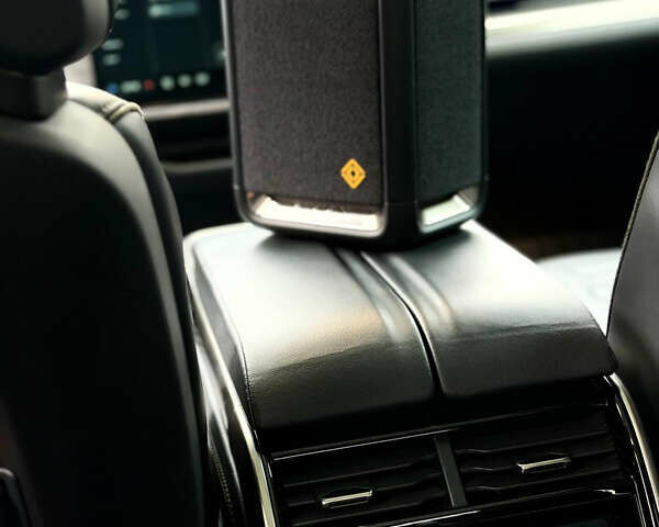 Сірий Rivian R1T, об'ємом двигуна 0 л та пробігом 63 тис. км за 43500 $, фото 4 на Automoto.ua