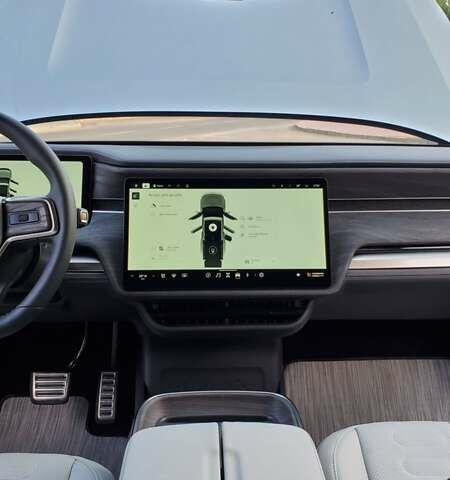 Серый Rivian R1T, объемом двигателя 0 л и пробегом 7 тыс. км за 54950 $, фото 34 на Automoto.ua