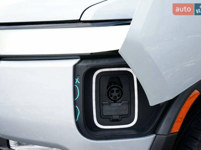 Сірий Rivian R1T, об'ємом двигуна 0 л та пробігом 44 тис. км за 49999 $, фото 11 на Automoto.ua