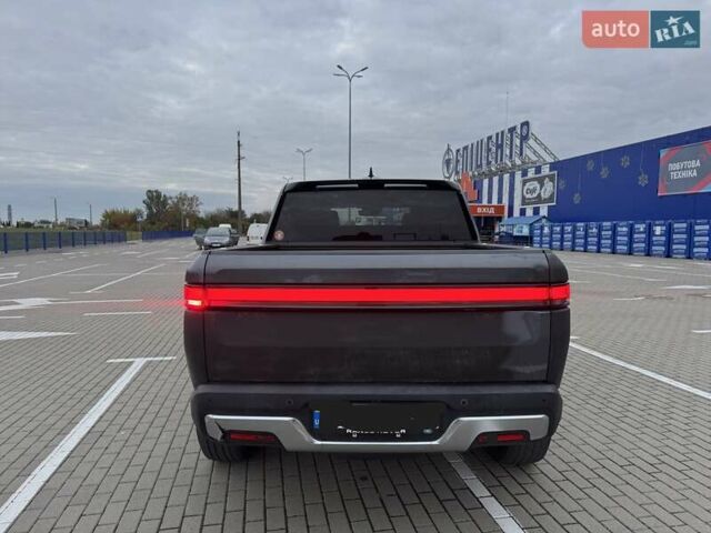 Сірий Rivian R1T, об'ємом двигуна 0 л та пробігом 68 тис. км за 37300 $, фото 11 на Automoto.ua