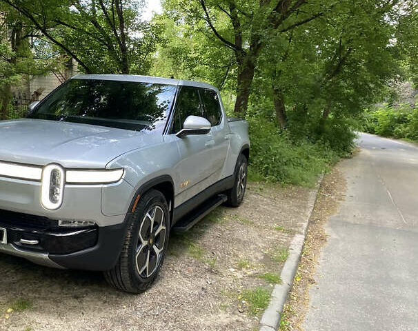 Серый Rivian R1T, объемом двигателя 0 л и пробегом 15 тыс. км за 53900 $, фото 35 на Automoto.ua