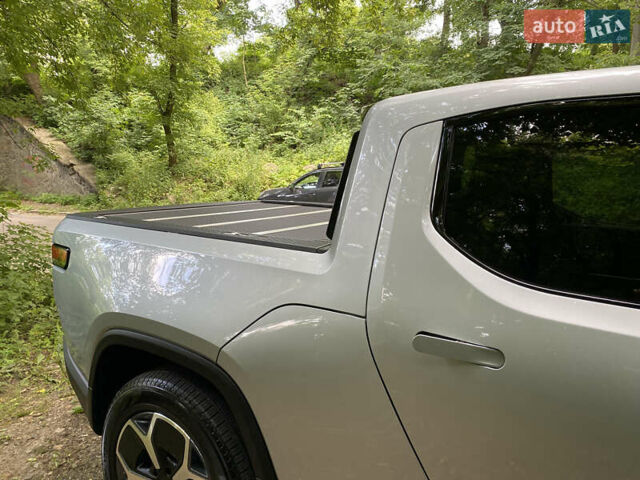 Серый Rivian R1T, объемом двигателя 0 л и пробегом 15 тыс. км за 53900 $, фото 3 на Automoto.ua