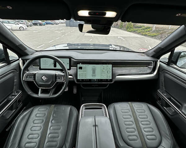 Серый Rivian R1T, объемом двигателя 0 л и пробегом 75 тыс. км за 43500 $, фото 12 на Automoto.ua