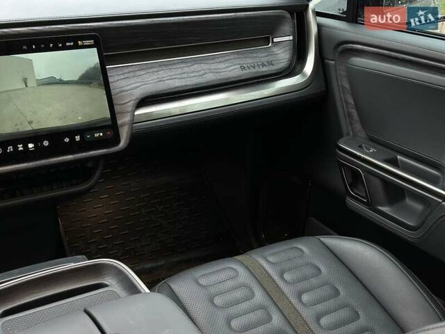 Сірий Rivian R1T, об'ємом двигуна 0 л та пробігом 43 тис. км за 41000 $, фото 28 на Automoto.ua