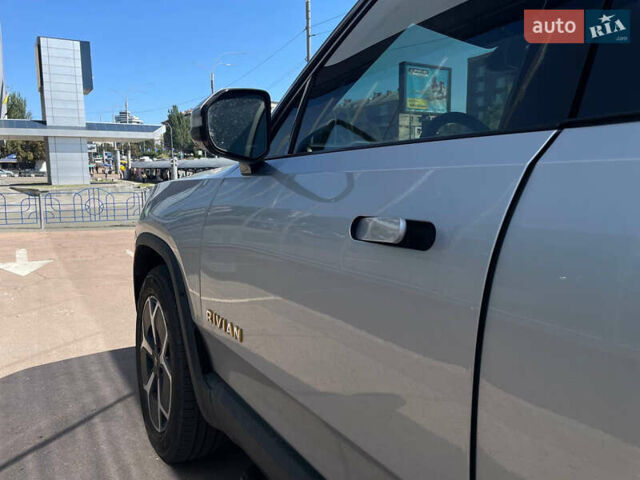 Сірий Rivian R1T, об'ємом двигуна 0 л та пробігом 20 тис. км за 57699 $, фото 27 на Automoto.ua
