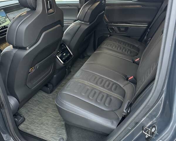 Сірий Rivian R1T, об'ємом двигуна 0 л та пробігом 68 тис. км за 37300 $, фото 18 на Automoto.ua