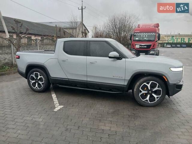 Сірий Rivian R1T, об'ємом двигуна 0 л та пробігом 49 тис. км за 43500 $, фото 6 на Automoto.ua
