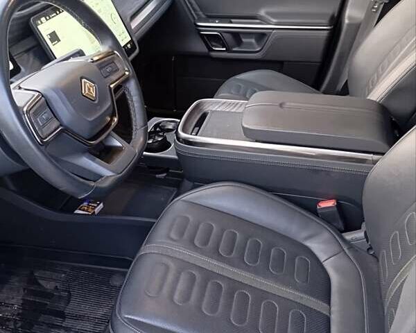 Серый Rivian R1T, объемом двигателя 0 л и пробегом 86 тыс. км за 44500 $, фото 16 на Automoto.ua