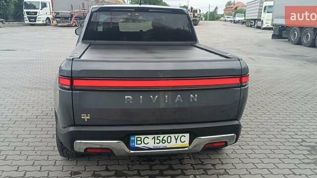 Сірий Rivian R1T, об'ємом двигуна 0 л та пробігом 50 тис. км за 45000 $, фото 2 на Automoto.ua