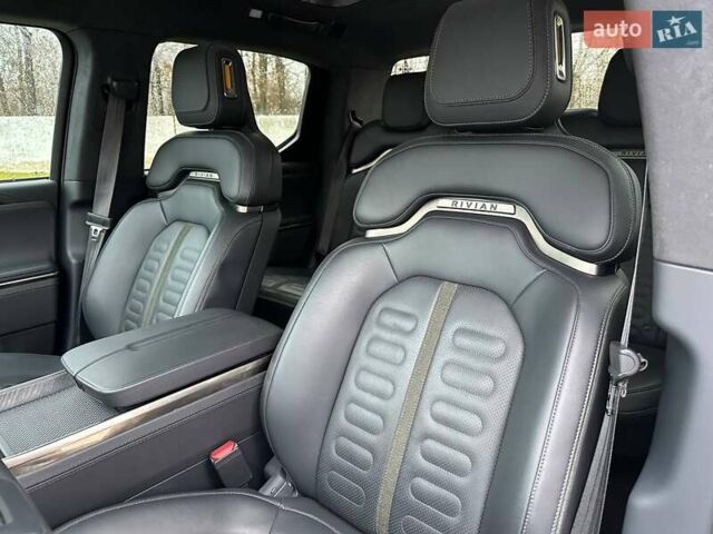 Сірий Rivian R1T, об'ємом двигуна 0 л та пробігом 43 тис. км за 41000 $, фото 19 на Automoto.ua