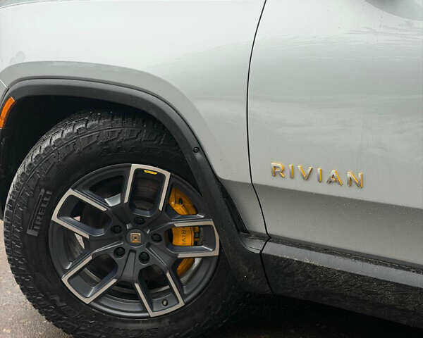 Сірий Rivian R1T, об'ємом двигуна 0 л та пробігом 63 тис. км за 43500 $, фото 14 на Automoto.ua