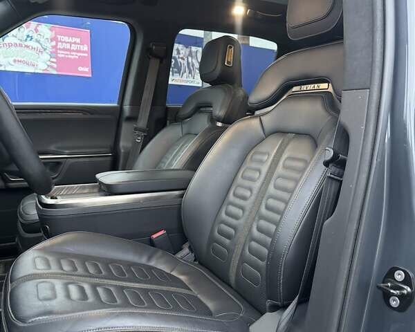Сірий Rivian R1T, об'ємом двигуна 0 л та пробігом 68 тис. км за 37300 $, фото 16 на Automoto.ua