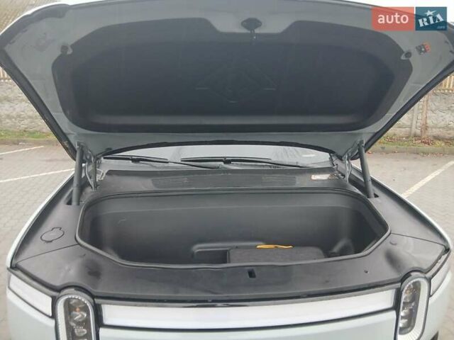 Сірий Rivian R1T, об'ємом двигуна 0 л та пробігом 49 тис. км за 43500 $, фото 24 на Automoto.ua