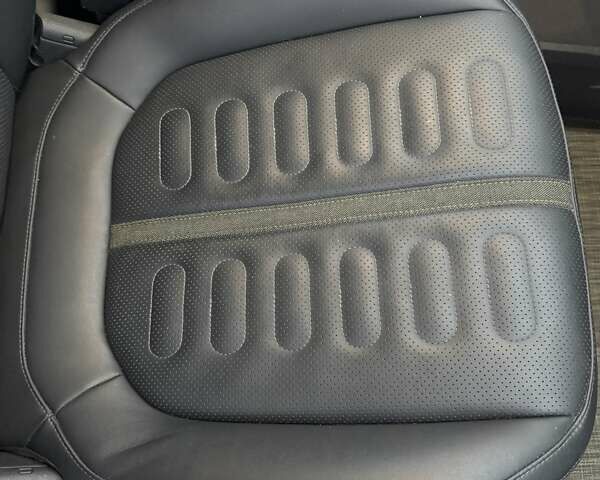 Сірий Rivian R1T, об'ємом двигуна 0 л та пробігом 68 тис. км за 37300 $, фото 27 на Automoto.ua