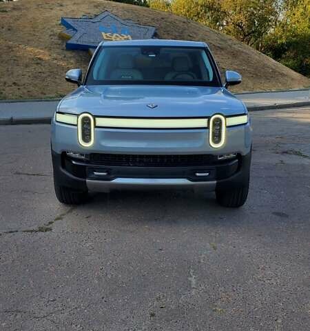 Серый Rivian R1T, объемом двигателя 0 л и пробегом 7 тыс. км за 54950 $, фото 5 на Automoto.ua