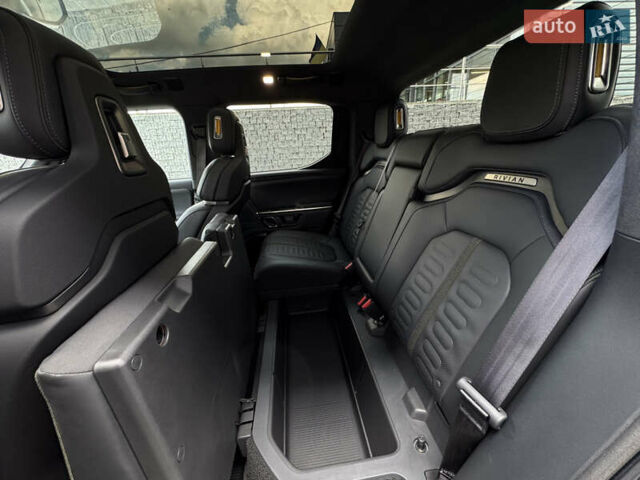 Серый Rivian R1T, объемом двигателя 0 л и пробегом 40 тыс. км за 54000 $, фото 32 на Automoto.ua