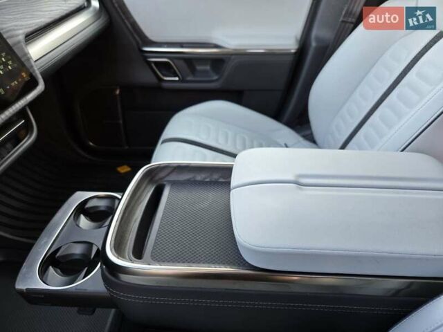 Сірий Rivian R1T, об'ємом двигуна 0 л та пробігом 59 тис. км за 52499 $, фото 24 на Automoto.ua