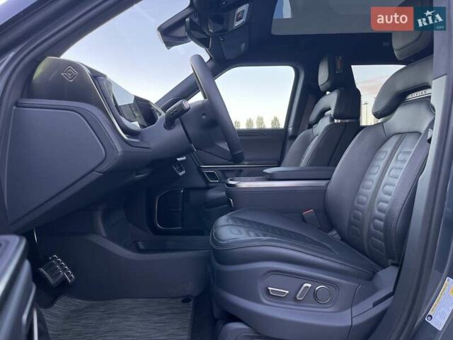 Серый Rivian R1T, объемом двигателя 0 л и пробегом 3 тыс. км за 57800 $, фото 33 на Automoto.ua