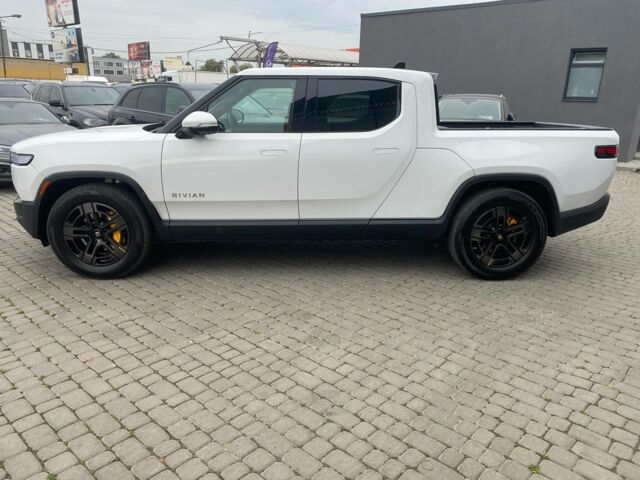 Серый Rivian R1T, объемом двигателя 100 л и пробегом 30 тыс. км за 65000 $, фото 4 на Automoto.ua