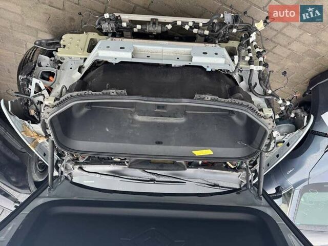 Сірий Rivian R1T, об'ємом двигуна 0 л та пробігом 62 тис. км за 32500 $, фото 14 на Automoto.ua