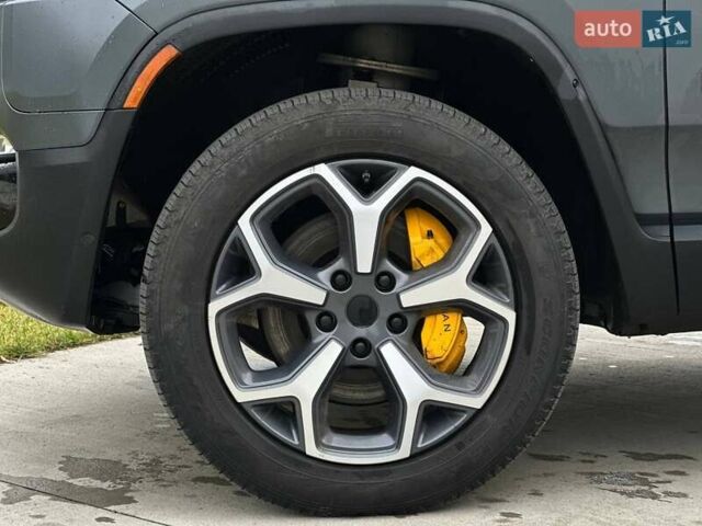 Сірий Rivian R1T, об'ємом двигуна 0 л та пробігом 43 тис. км за 41000 $, фото 10 на Automoto.ua