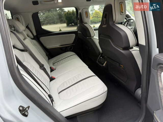 Сірий Rivian R1T, об'ємом двигуна 0 л та пробігом 56 тис. км за 42850 $, фото 52 на Automoto.ua