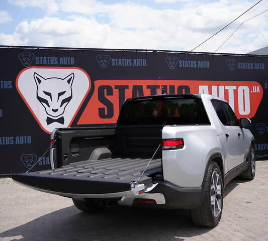 Серый Rivian R1T, объемом двигателя 0 л и пробегом 43 тыс. км за 47500 $, фото 1 на Automoto.ua