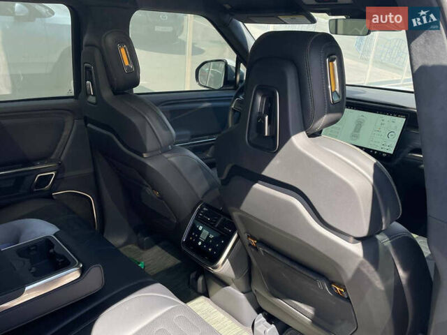 Сірий Rivian R1T, об'ємом двигуна 0 л та пробігом 20 тис. км за 57699 $, фото 15 на Automoto.ua