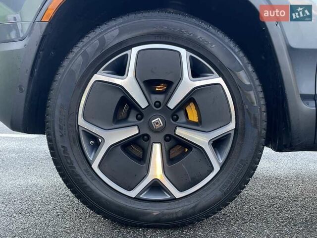 Серый Rivian R1T, объемом двигателя 0 л и пробегом 3 тыс. км за 57800 $, фото 23 на Automoto.ua
