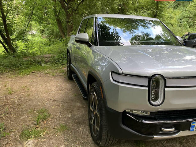 Серый Rivian R1T, объемом двигателя 0 л и пробегом 15 тыс. км за 53900 $, фото 34 на Automoto.ua
