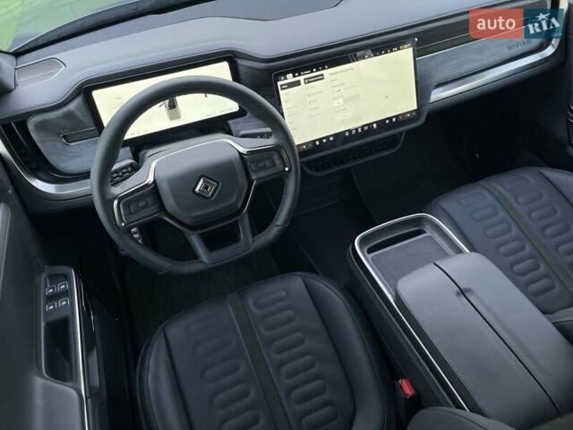 Серый Rivian R1T, объемом двигателя 0 л и пробегом 3 тыс. км за 57800 $, фото 29 на Automoto.ua
