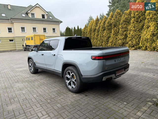 Сірий Rivian R1T, об'ємом двигуна 0 л та пробігом 56 тис. км за 42850 $, фото 4 на Automoto.ua
