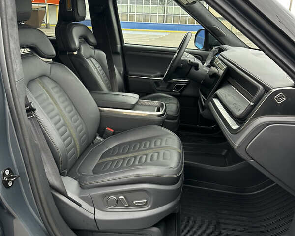 Серый Rivian R1T, объемом двигателя 0 л и пробегом 75 тыс. км за 43500 $, фото 14 на Automoto.ua