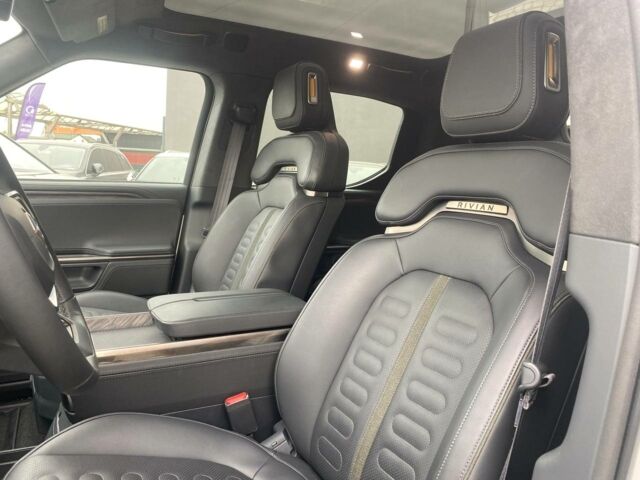 Серый Rivian R1T, объемом двигателя 100 л и пробегом 30 тыс. км за 65000 $, фото 25 на Automoto.ua