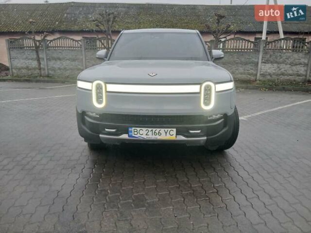 Сірий Rivian R1T, об'ємом двигуна 0 л та пробігом 49 тис. км за 43500 $, фото 3 на Automoto.ua