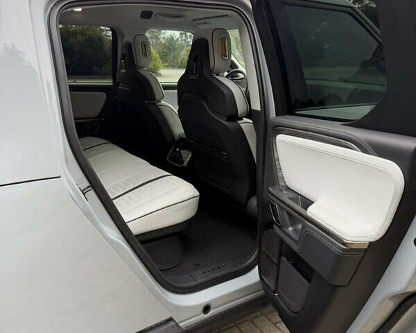 Сірий Rivian R1T, об'ємом двигуна 0 л та пробігом 56 тис. км за 42850 $, фото 50 на Automoto.ua