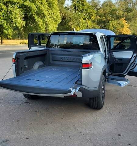 Серый Rivian R1T, объемом двигателя 0 л и пробегом 7 тыс. км за 54950 $, фото 41 на Automoto.ua