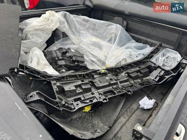 Сірий Rivian R1T, об'ємом двигуна 0 л та пробігом 62 тис. км за 32500 $, фото 20 на Automoto.ua