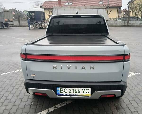Сірий Rivian R1T, об'ємом двигуна 0 л та пробігом 49 тис. км за 43500 $, фото 9 на Automoto.ua