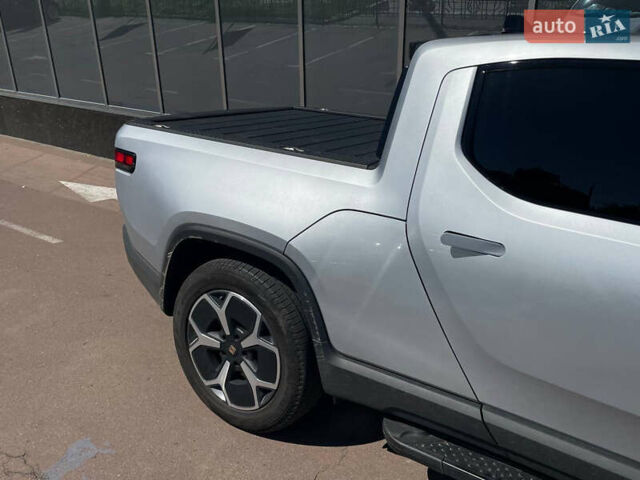 Сірий Rivian R1T, об'ємом двигуна 0 л та пробігом 20 тис. км за 57699 $, фото 34 на Automoto.ua