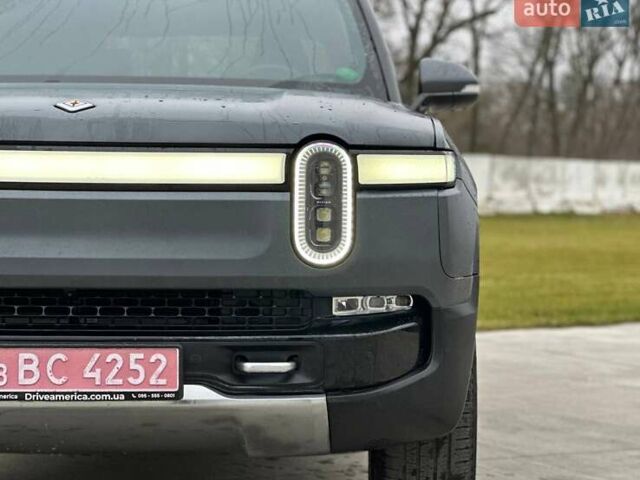 Сірий Rivian R1T, об'ємом двигуна 0 л та пробігом 43 тис. км за 41000 $, фото 1 на Automoto.ua
