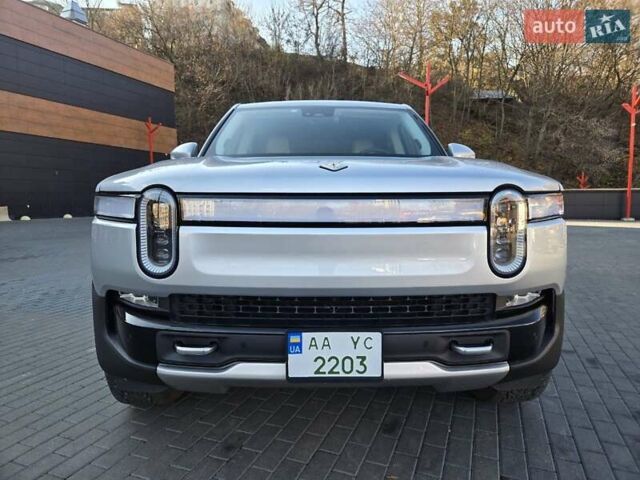 Сірий Rivian R1T, об'ємом двигуна 0 л та пробігом 59 тис. км за 52499 $, фото 5 на Automoto.ua