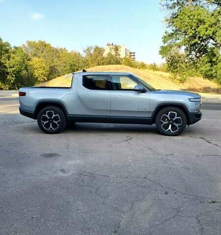 Серый Rivian R1T, объемом двигателя 0 л и пробегом 7 тыс. км за 54950 $, фото 9 на Automoto.ua