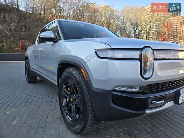 Сірий Rivian R1T, об'ємом двигуна 0 л та пробігом 59 тис. км за 52499 $, фото 3 на Automoto.ua