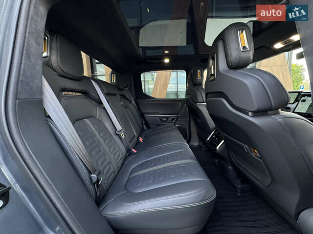 Серый Rivian R1T, объемом двигателя 0 л и пробегом 40 тыс. км за 54000 $, фото 31 на Automoto.ua