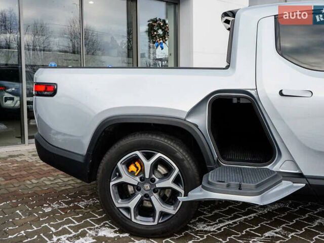 Серый Rivian R1T, объемом двигателя 0 л и пробегом 44 тыс. км за 49999 $, фото 10 на Automoto.ua