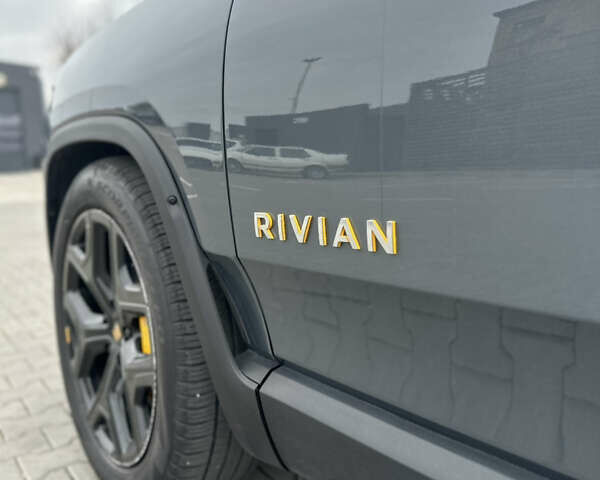 Серый Rivian R1T, объемом двигателя 0 л и пробегом 75 тыс. км за 43500 $, фото 11 на Automoto.ua
