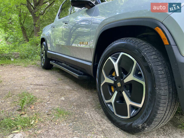 Серый Rivian R1T, объемом двигателя 0 л и пробегом 15 тыс. км за 53900 $, фото 5 на Automoto.ua