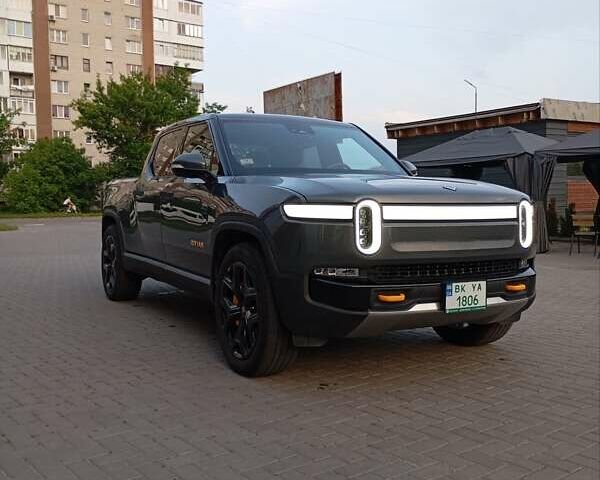 Серый Rivian R1T, объемом двигателя 0 л и пробегом 86 тыс. км за 44500 $, фото 8 на Automoto.ua